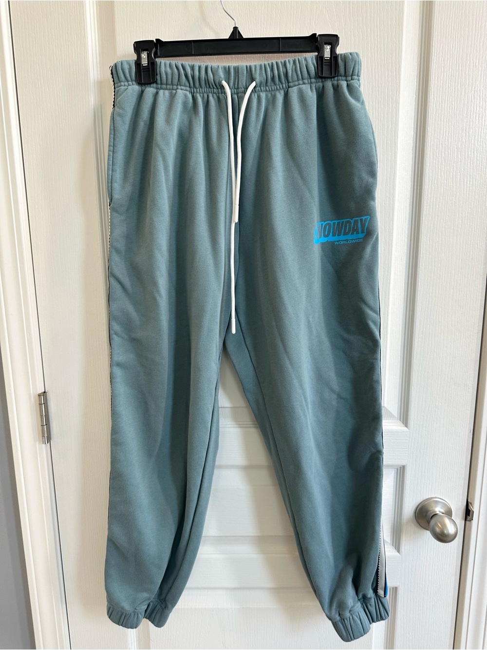 SnowDay Men’s Joggers – Size Medium – EUC.